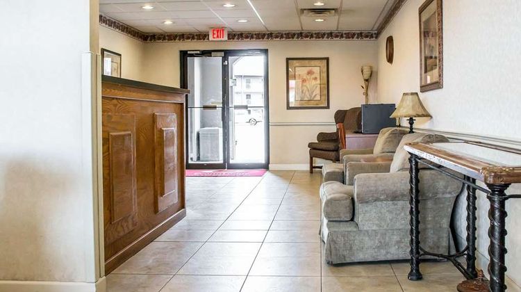 Econo Lodge Williamsport Lobby