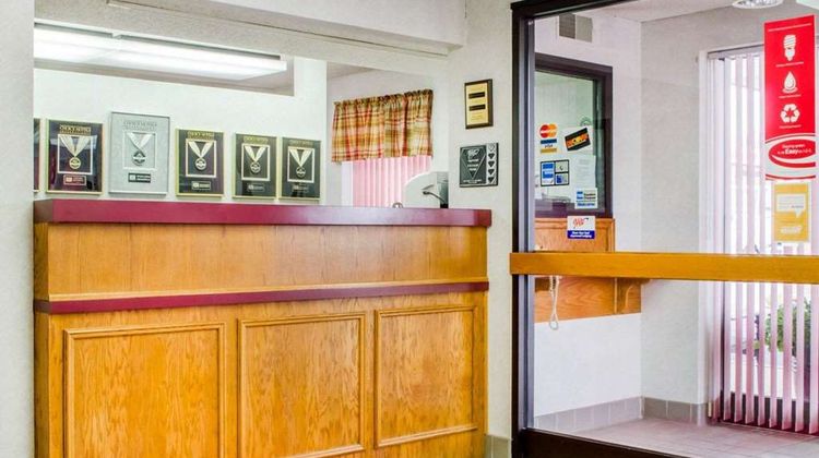 Econo Lodge Mifflintown Lobby