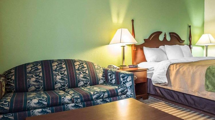 Quality Inn Mill Hall Room