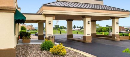 Quality Inn Mill Hall Exterior