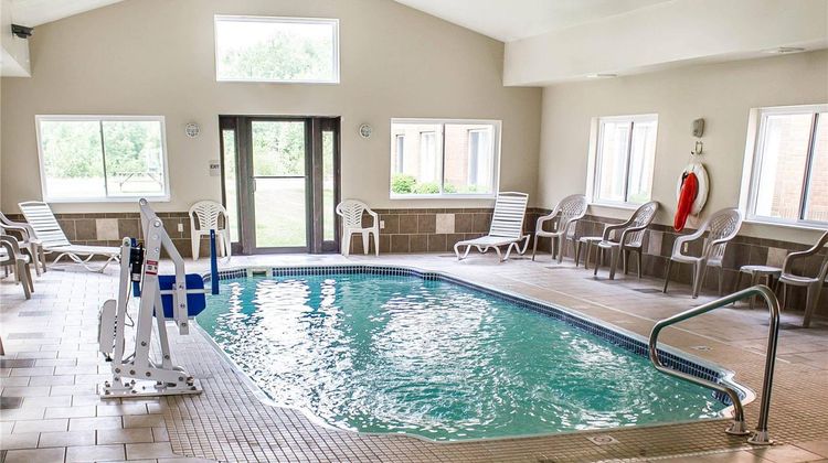 Quality Inn Clarion Pool