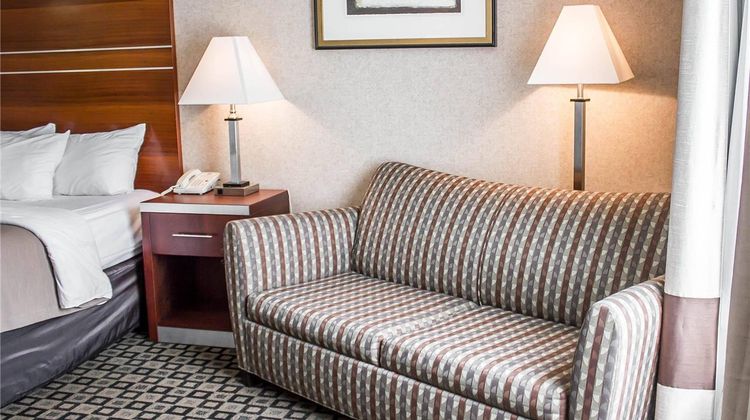 Quality Inn Clarion Room