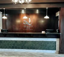 Quality Inn Clarion Lobby