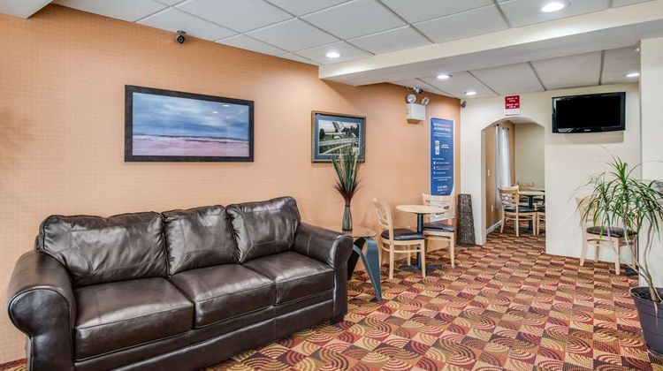 Econo Lodge Mechanicsburg Lobby