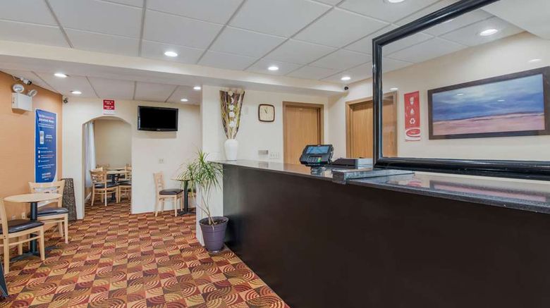 <b>Econo Lodge Mechanicsburg Lobby</b>. Images powered by <a href="https://iceportal.shijigroup.com/" title="IcePortal" target="_blank">IcePortal</a>.