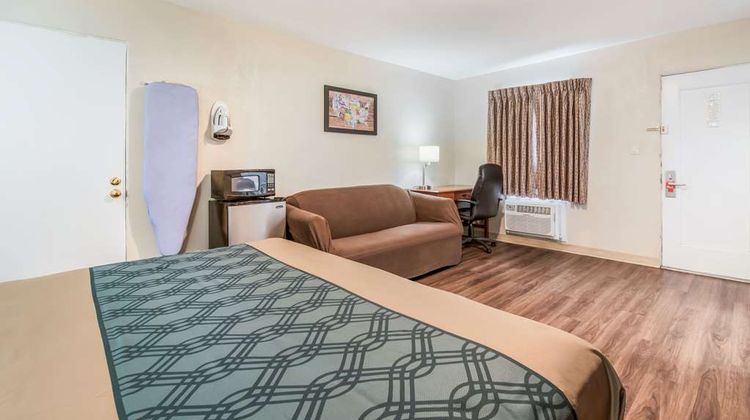 Econo Lodge Mechanicsburg Room