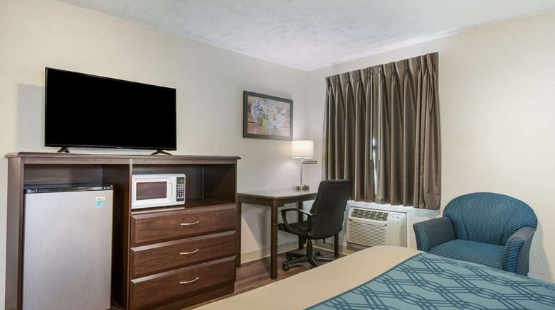 <b>Econo Lodge Mechanicsburg Room</b>. Images powered by <a href="https://iceportal.shijigroup.com/" title="IcePortal" target="_blank">IcePortal</a>.