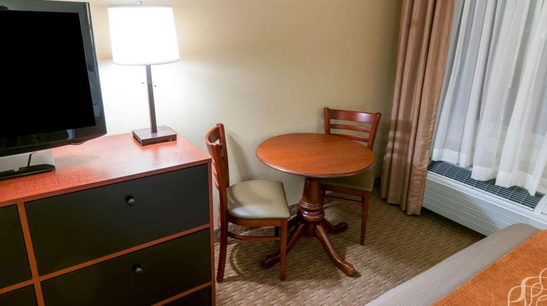 <b>Comfort Inn Amish Country Room</b>. Images powered by <a href="https://iceportal.shijigroup.com/" title="IcePortal" target="_blank">IcePortal</a>.