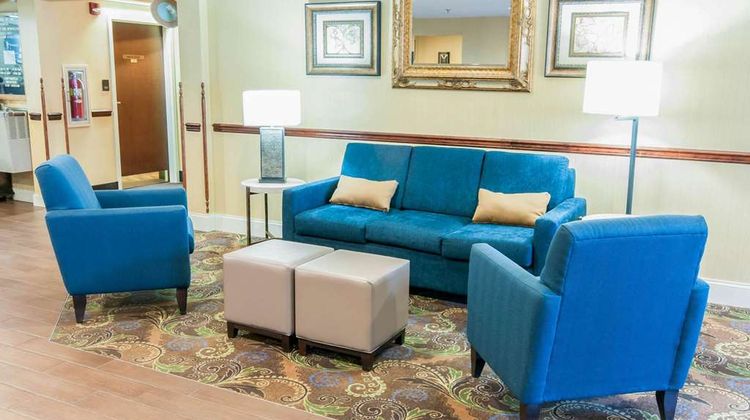 Comfort Inn Amish Country Lobby