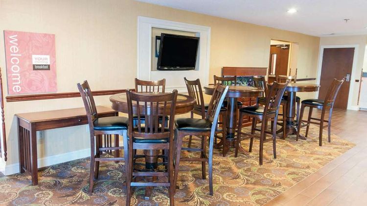 Comfort Inn Amish Country Lobby