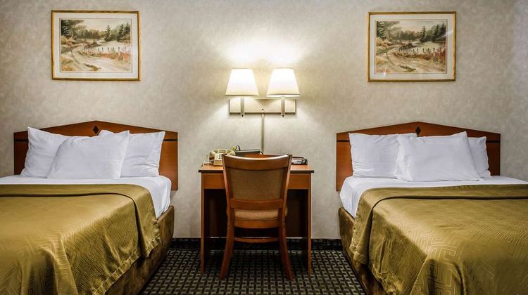 Rodeway Inn Room