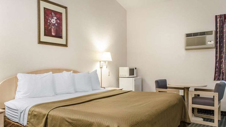 Rodeway Inn Room