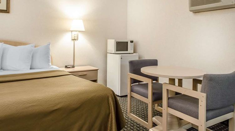 Rodeway Inn Room