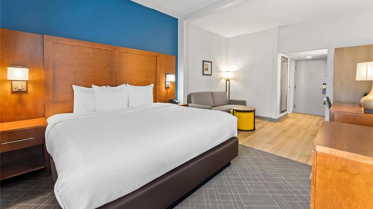 Comfort Suites Bethlehem Suite