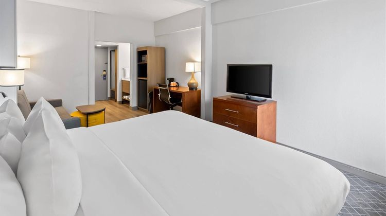 Comfort Suites Bethlehem Suite