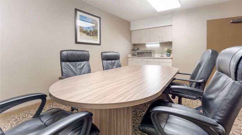 <b>Comfort Inn Ebensburg Meeting</b>. Images powered by <a href="https://iceportal.shijigroup.com/" title="IcePortal" target="_blank">IcePortal</a>.