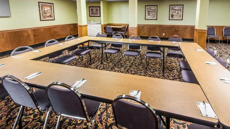 <b>Quality Inn & Suites Meeting</b>. Images powered by <a href="https://iceportal.shijigroup.com/" title="IcePortal" target="_blank">IcePortal</a>.