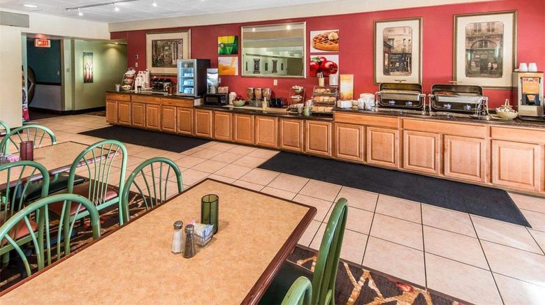 <b>Quality Inn & Suites Restaurant</b>. Images powered by <a href="https://iceportal.shijigroup.com/" title="IcePortal" target="_blank">IcePortal</a>.