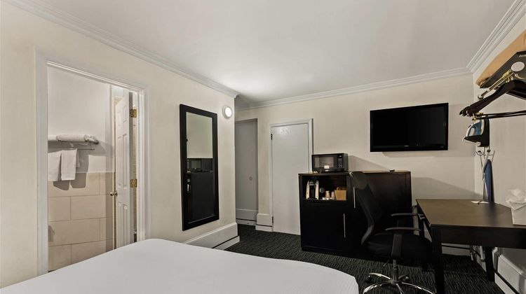Quality Inn Center City Room