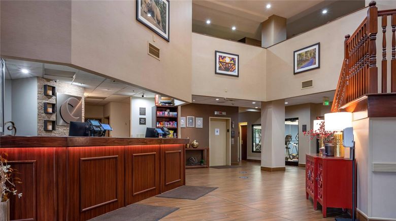 <b>Comfort Suites State College Lobby</b>. Images powered by <a href="https://iceportal.shijigroup.com/" title="IcePortal" target="_blank">IcePortal</a>.