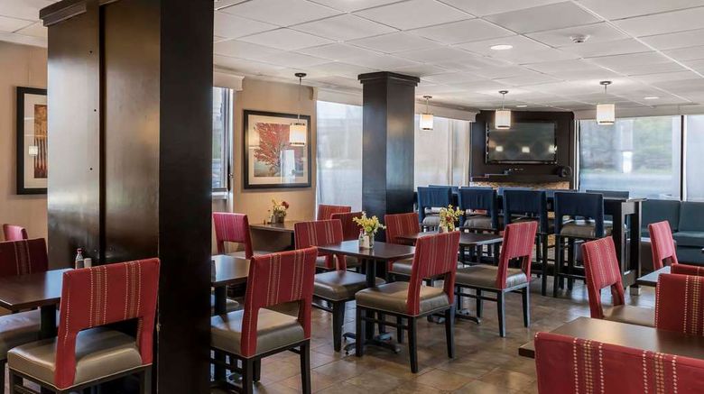 <b>Comfort Inn - Pocono Mountain Restaurant</b>. Images powered by <a href="https://iceportal.shijigroup.com/" title="IcePortal" target="_blank">IcePortal</a>.