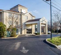 Sleep Inn and Suites Bensalem Exterior