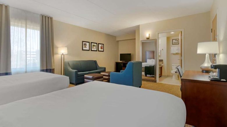 <b>Comfort Inn Mechanicsburg-Harrisburg S Suite</b>. Images powered by <a href="https://iceportal.shijigroup.com/" title="IcePortal" target="_blank">IcePortal</a>.