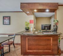 Econo Lodge Hermitage South Lobby