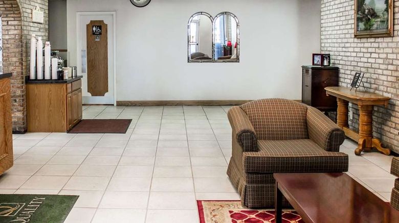 <b>Quality Inn & Conference Center Lobby</b>. Images powered by <a href="https://iceportal.shijigroup.com/" title="IcePortal" target="_blank">IcePortal</a>.