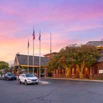 Best Western Plus White Bear Country Inn