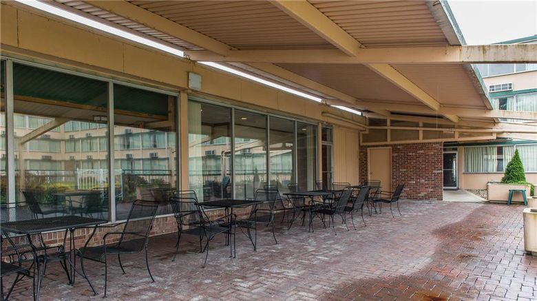 <b>Quality Inn of Hermitage Exterior</b>. Images powered by <a href="https://iceportal.shijigroup.com/" title="IcePortal" target="_blank">IcePortal</a>.