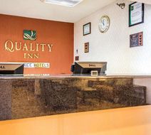 Quality Inn Harrisburg Lobby