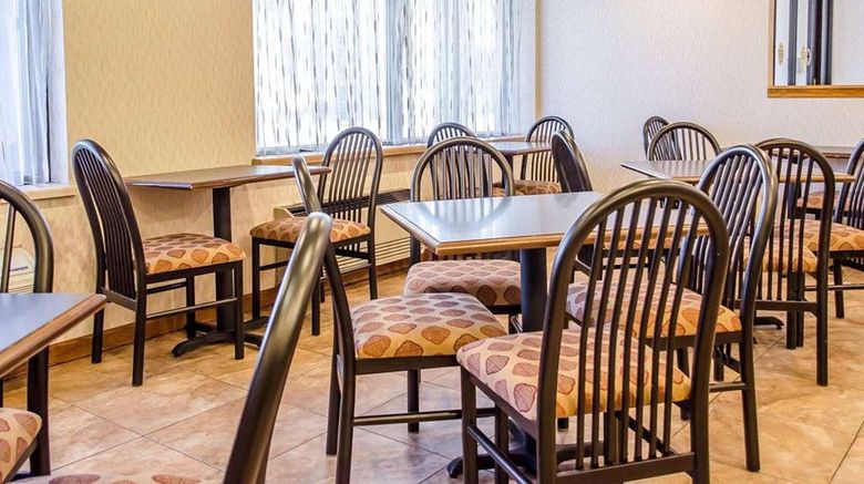 <b>Quality Inn Harrisburg Restaurant</b>. Images powered by <a href="https://iceportal.shijigroup.com/" title="IcePortal" target="_blank">IcePortal</a>.