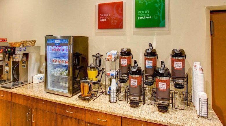 <b>Comfort Inn Pittsburgh East Restaurant</b>. Images powered by <a href="https://iceportal.shijigroup.com/" title="IcePortal" target="_blank">IcePortal</a>.