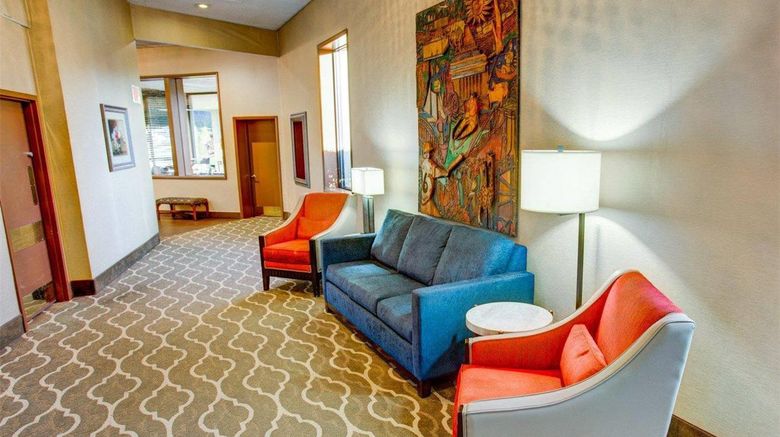 <b>Comfort Inn Pittsburgh East Lobby</b>. Images powered by <a href="https://iceportal.shijigroup.com/" title="IcePortal" target="_blank">IcePortal</a>.