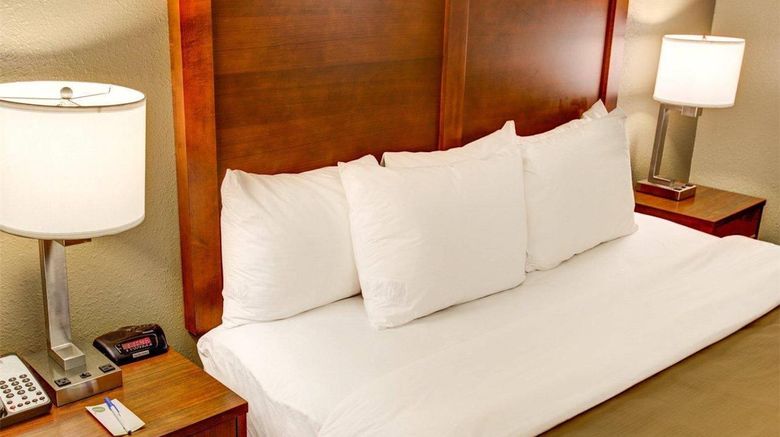 <b>Comfort Inn Pittsburgh East Room</b>. Images powered by <a href="https://iceportal.shijigroup.com/" title="IcePortal" target="_blank">IcePortal</a>.