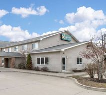 Quality Inn and Suites Titusville Exterior