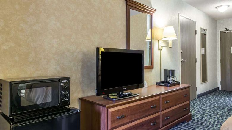 <b>Quality Inn and Suites Titusville Suite</b>. Images powered by <a href="https://iceportal.shijigroup.com/" title="IcePortal" target="_blank">IcePortal</a>.