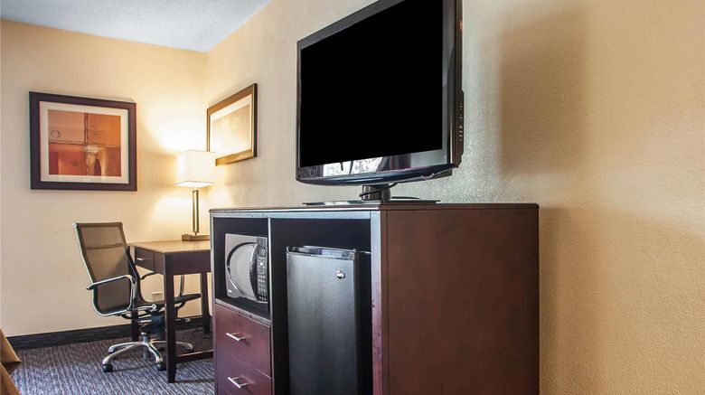 <b>Comfort Inn Trevose Room</b>. Images powered by <a href="https://iceportal.shijigroup.com/" title="IcePortal" target="_blank">IcePortal</a>.
