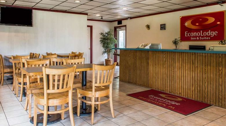 <b>Econo Lodge Inn & Suites Lobby</b>. Images powered by <a href="https://iceportal.shijigroup.com/" title="IcePortal" target="_blank">IcePortal</a>.