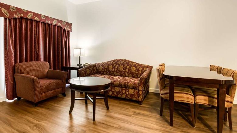 <b>Econo Lodge Inn & Suites Suite</b>. Images powered by <a href="https://iceportal.shijigroup.com/" title="IcePortal" target="_blank">IcePortal</a>.