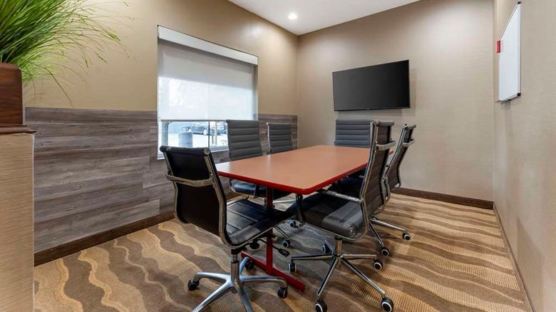 <b>Comfort Suites Meeting</b>. Images powered by <a href="https://iceportal.shijigroup.com/" title="IcePortal" target="_blank">IcePortal</a>.