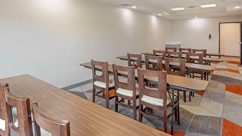 <b>Comfort Suites Bloomsburg Meeting</b>. Images powered by <a href="https://iceportal.shijigroup.com/" title="IcePortal" target="_blank">IcePortal</a>.