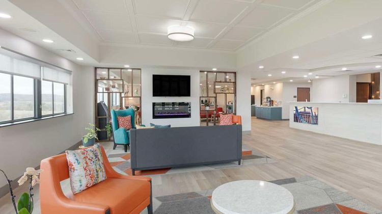 Comfort Suites Bloomsburg Lobby