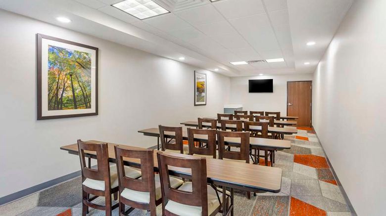 <b>Comfort Suites Bloomsburg Meeting</b>. Images powered by <a href="https://iceportal.shijigroup.com/" title="IcePortal" target="_blank">IcePortal</a>.