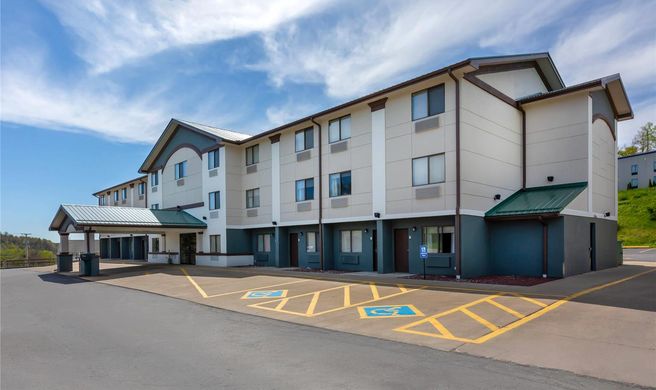 Quality Inn Meadville Exterior