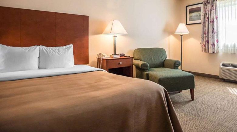 <b>Quality Inn New Columbia Room</b>. Images powered by <a href="https://iceportal.shijigroup.com/" title="IcePortal" target="_blank">IcePortal</a>.