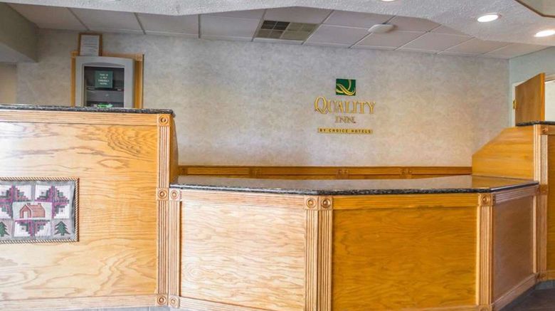 <b>Quality Inn New Columbia Lobby</b>. Images powered by <a href="https://iceportal.shijigroup.com/" title="IcePortal" target="_blank">IcePortal</a>.