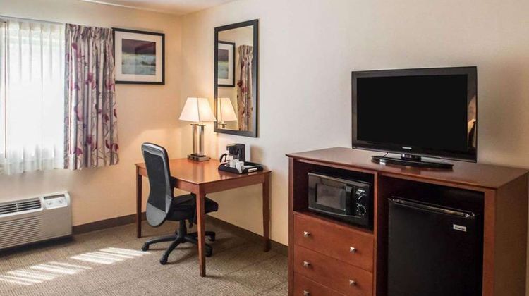 Quality Inn New Columbia Room