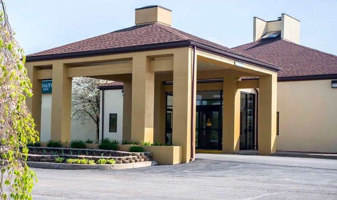 Quality Inn New Columbia Exterior